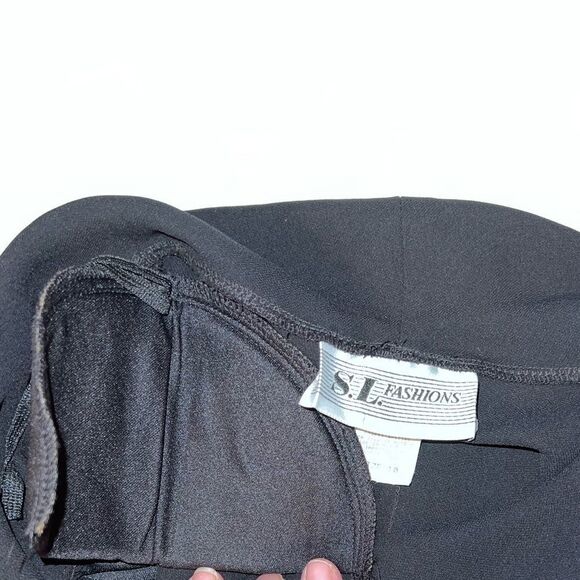 Black dress - Picture 7 of 7